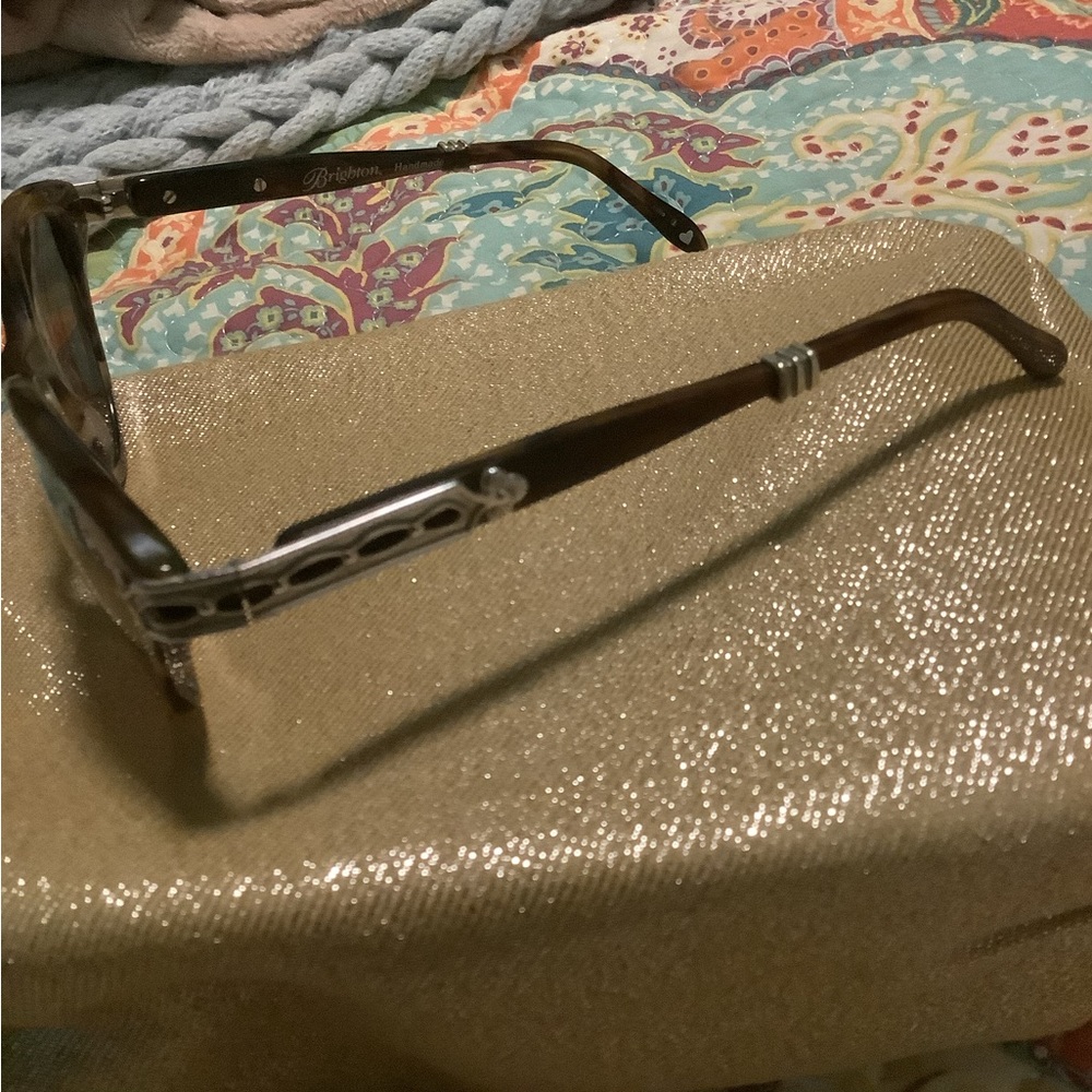 Brighton Crimson And Clover Sunnies - Picture 5 of 8